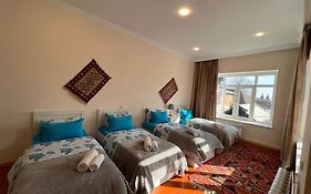Nuray'S House